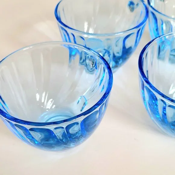 Set of 4 vintage blue glass tea cups. - Picture 3 of 7